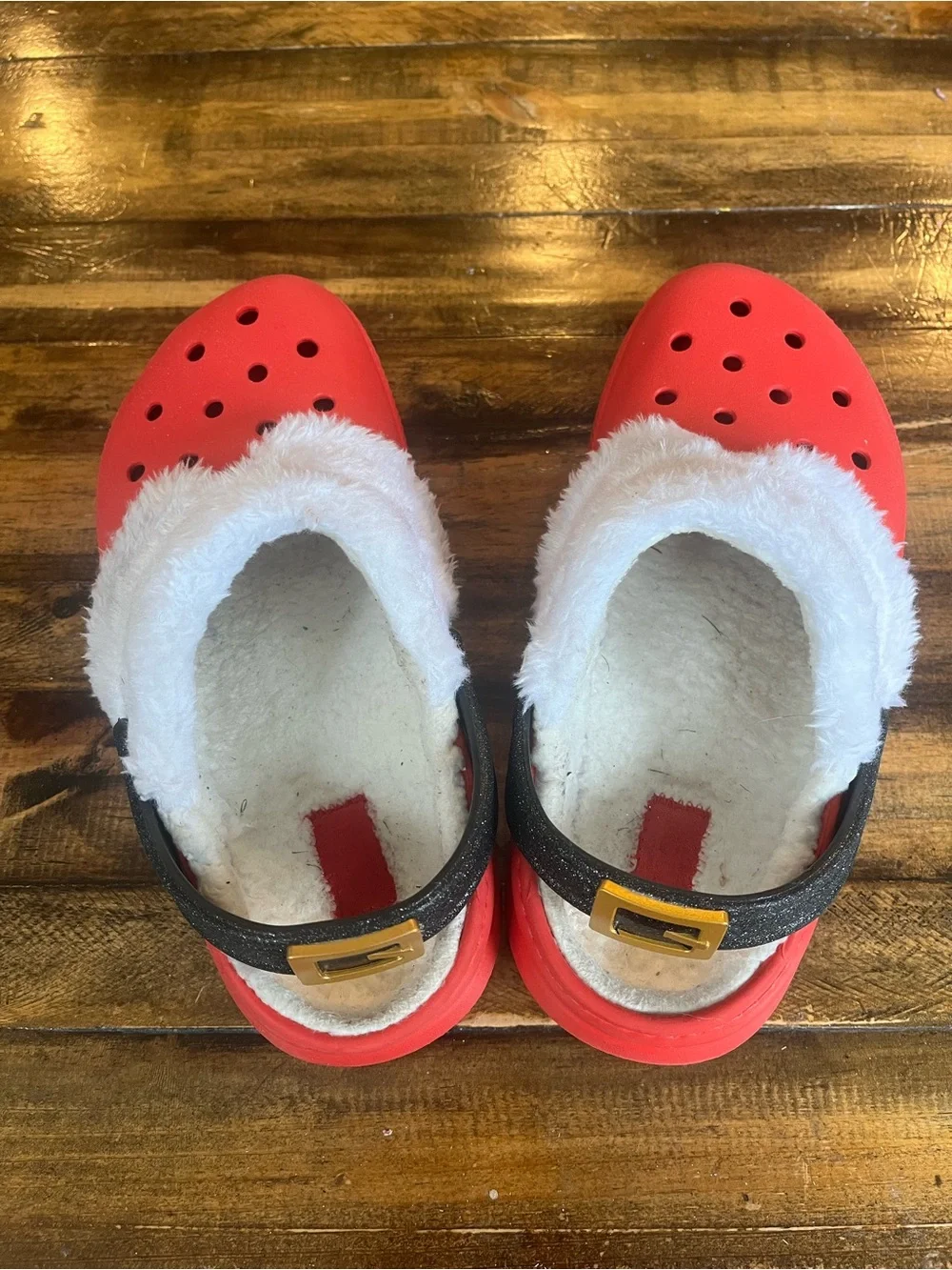 CROCS cozy red
